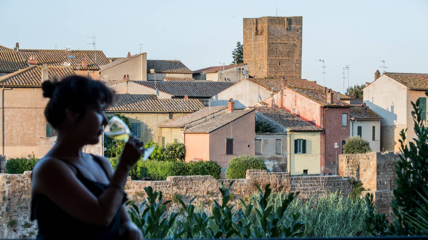 Hotel-Tuscania-Panoramico-Tuscania-Viterbo-Terrasse-Blick-2-C14I1952