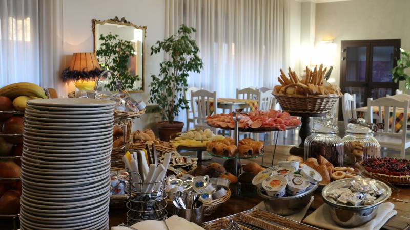 Hotel-Tuscania-Panoramico-Tuscania-Viterbo-desayuno-bufé-12-4557